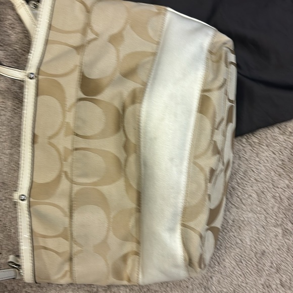 Coach purse with dust bag. - Picture 5 of 5